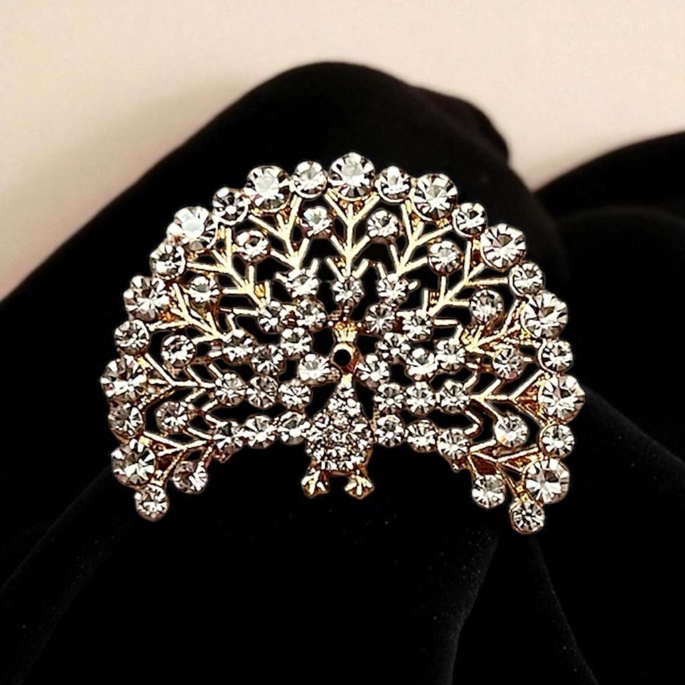 🤯5/$25🤯 Elegant Clear Crystal Gold Tone Peacock Brooch